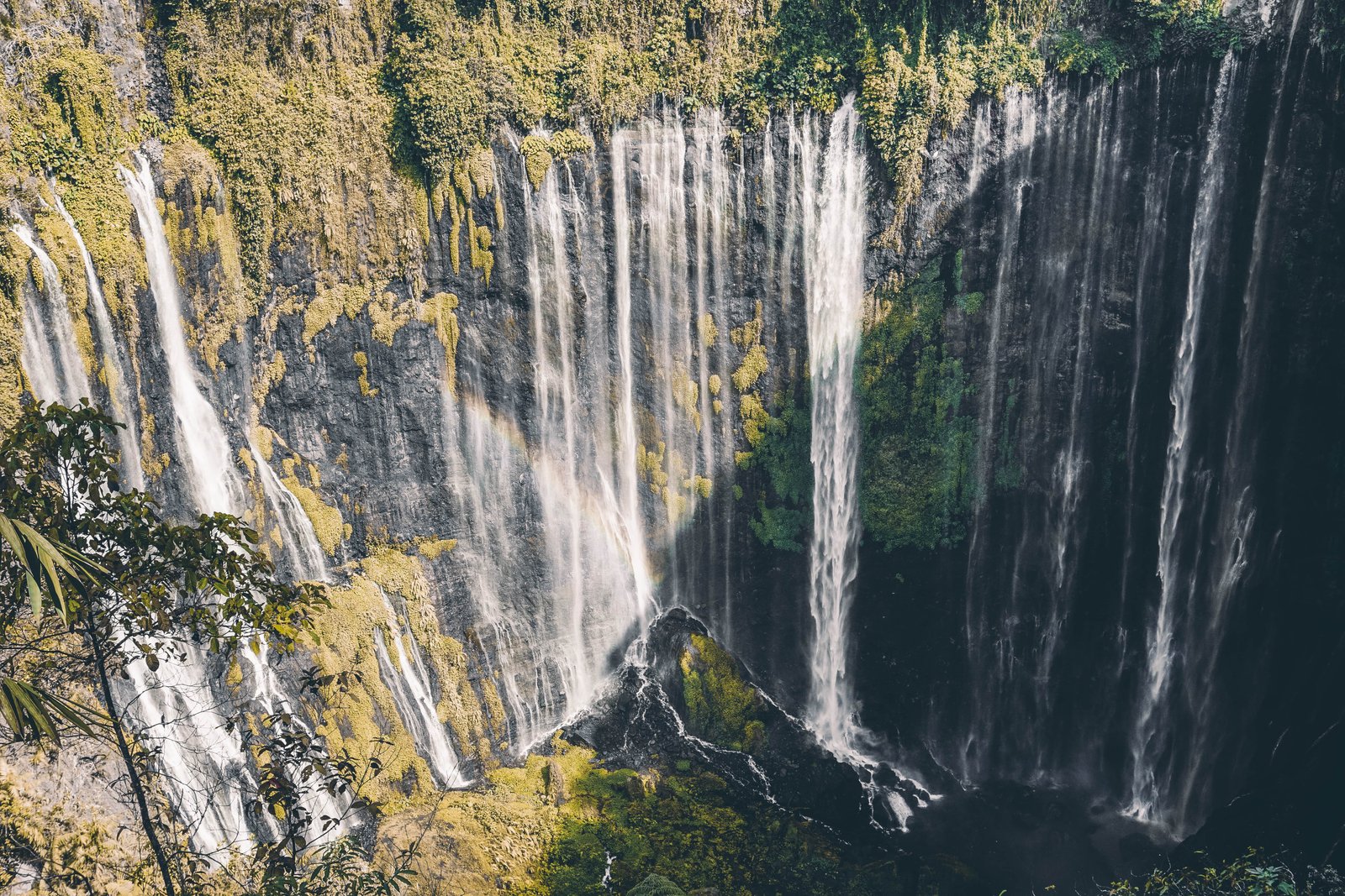 Tumpak Sewu Waterfall Tour 1 IJEN CRATER IJEN BLUE FIRE IJEN TOUR