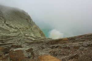 ijen crater lakes