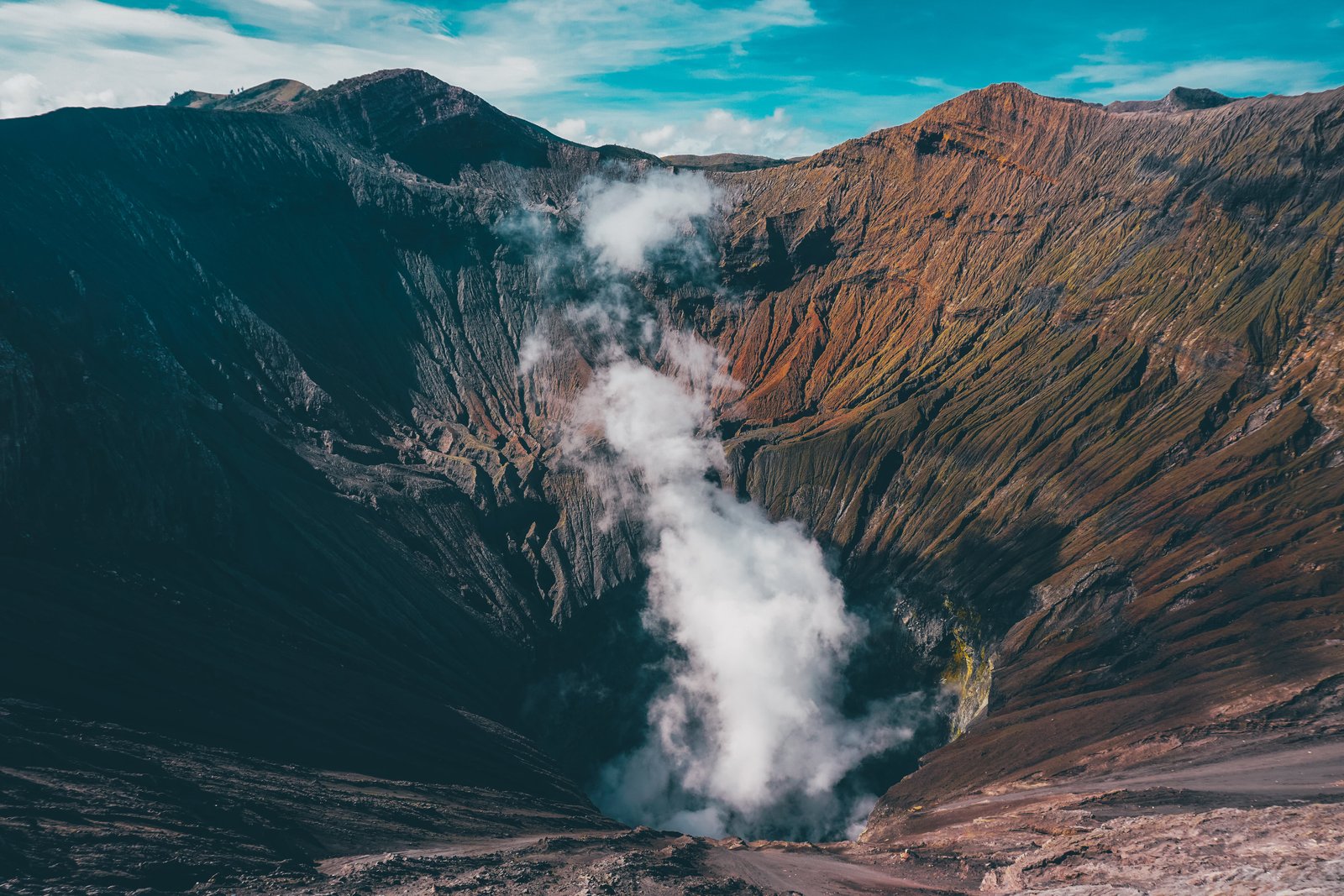  gunung  bromo  tour IJEN  CRATER IJEN  BLUE FIRE IJEN  TOUR