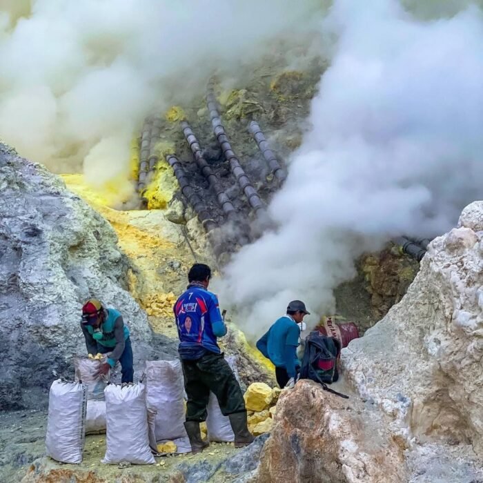 One Day in Sulfur-producing Ijen Crater